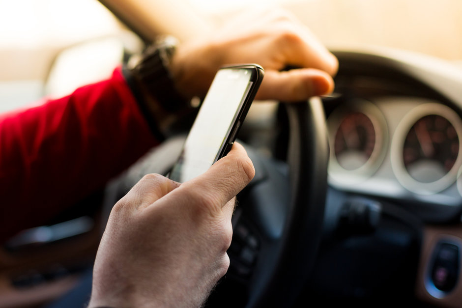 Congressional Democrats Announce Distracted Driving Bill - Vimarsana News