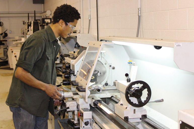 Aiken Tech Career Programs Aim to Counter Workforce Shortage - Vimarsana News